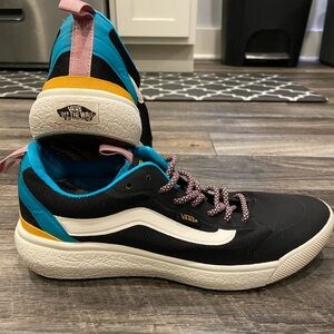 Vans Black Ultrarange